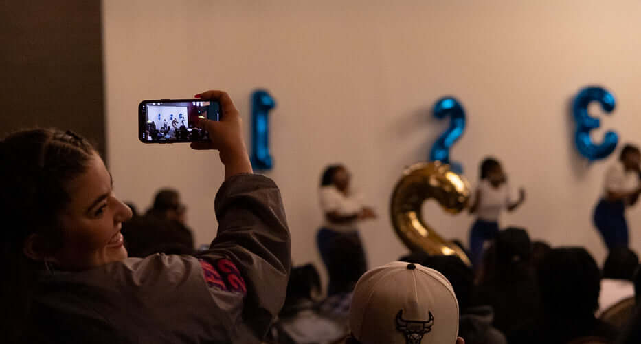 Divine Nine unites: Zeta Phi Beta’s live unveiling at UTSA “celebrates Black excellence,” reunites local chapters after pandemic - A&W Greek Shop
