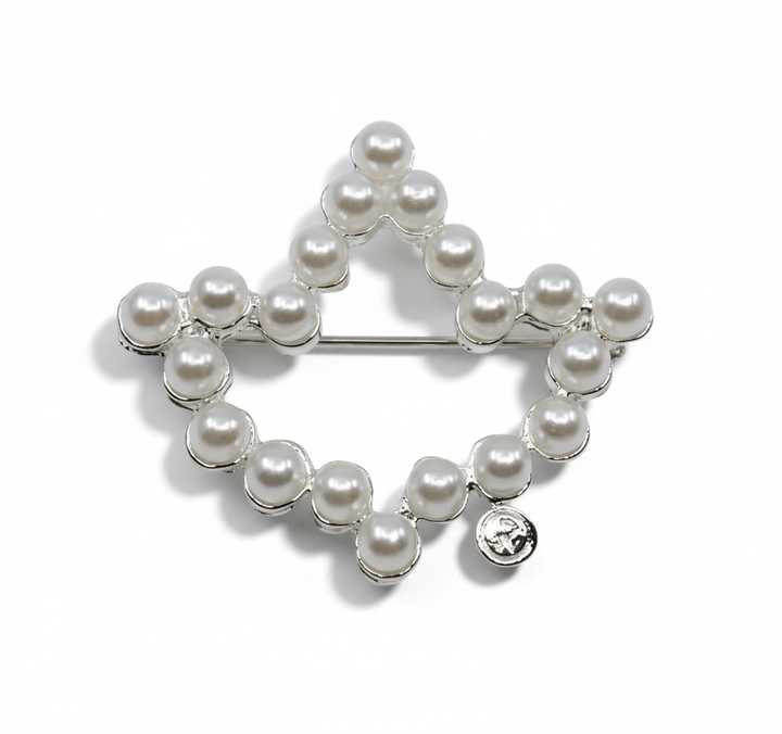 Alpha Kappa Alpha® Ivy and Pearl Pin